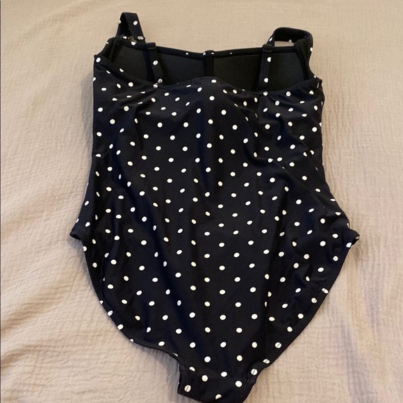 Nip Tuck  SWIM Black Polka Dot One Piece Swimsuit. Size 10 - Picture 5 of 8